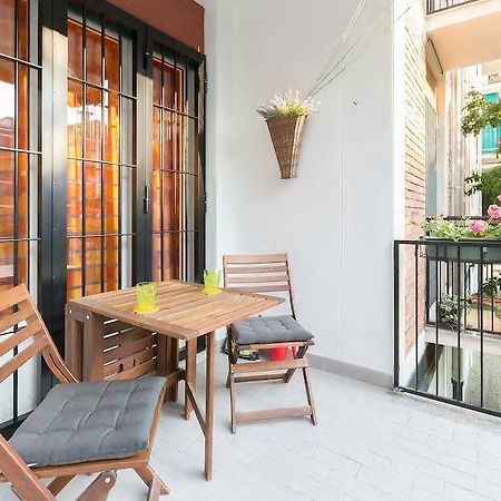 Cosy Corner Apartment Милано Екстериор снимка