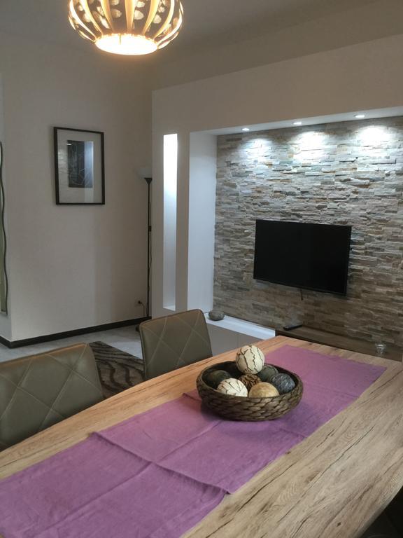 Cosy Corner Apartment Милано Екстериор снимка