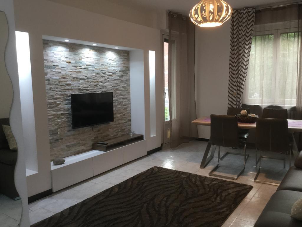 Cosy Corner Apartment Милано Екстериор снимка