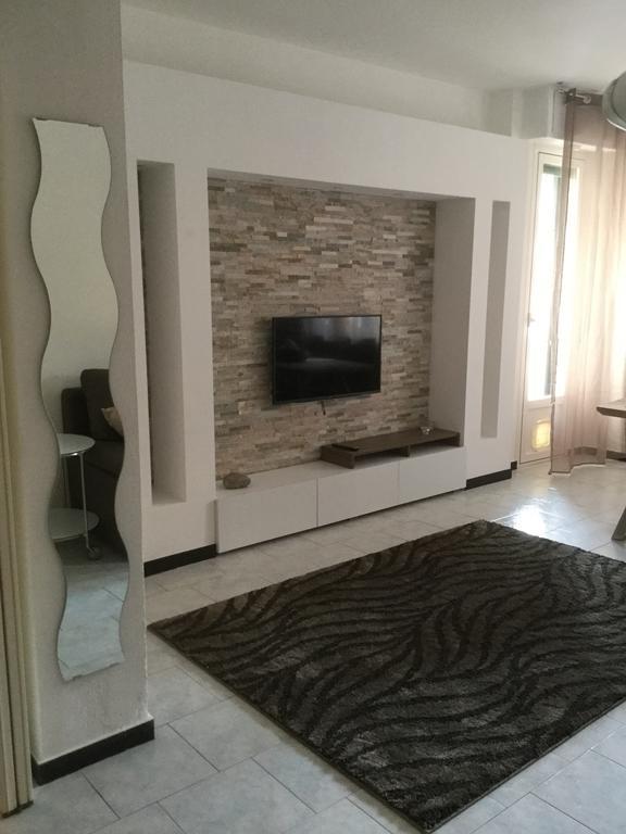 Cosy Corner Apartment Милано Екстериор снимка