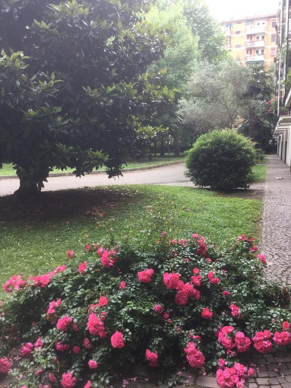 Cosy Corner Apartment Милано Екстериор снимка