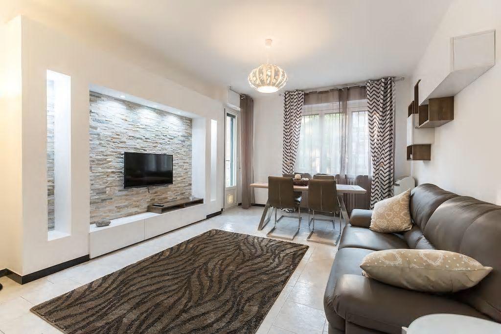 Cosy Corner Apartment Милано Екстериор снимка