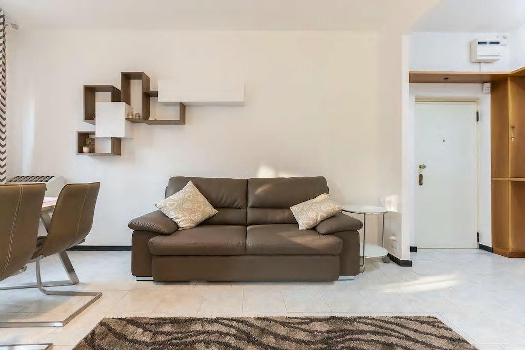Cosy Corner Apartment Милано Екстериор снимка